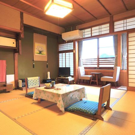 Ougiya Ryokan Тойоока Екстер'єр фото