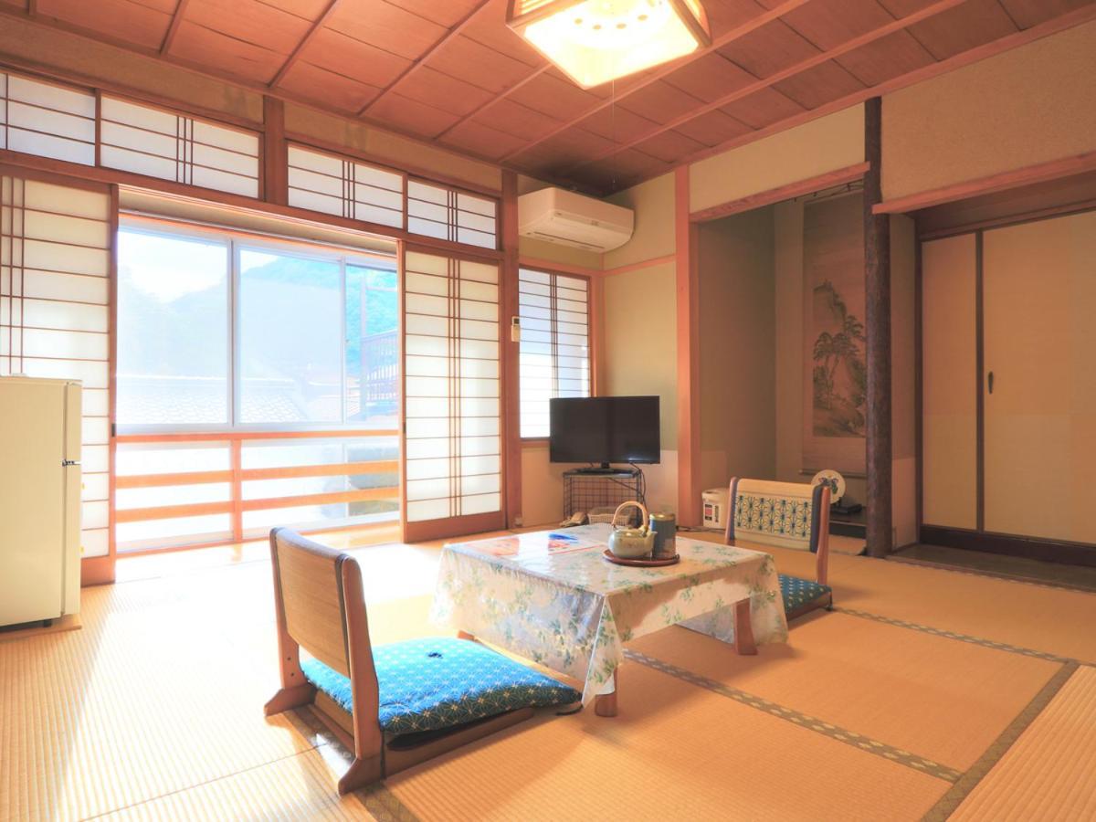 Ougiya Ryokan Тойоока Екстер'єр фото